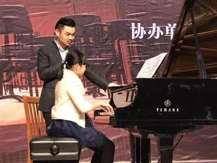 【回顾】2017环球360亚洲音乐奖学金-岭南师范学院颁奖典礼暨环球360艺术家孙鹏杰钢琴独奏音乐会及大师班活动成功举办