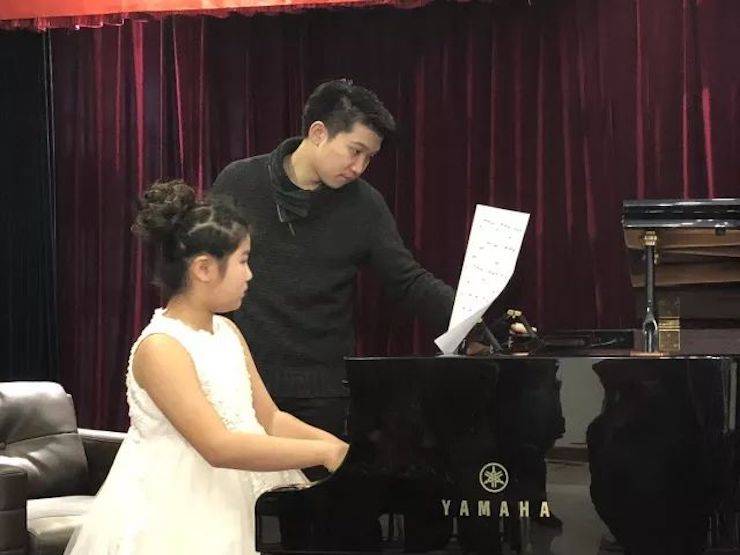 【报道】环球360艺术家鲍释贤钢琴独奏音乐会及大师班于河北秦皇岛成功举办