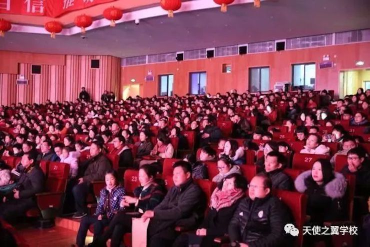 【报道】宿州市首届国际钢琴大师音乐会暨环球360艺术家宋思衡多媒体音乐会圆满成功。诤悠担