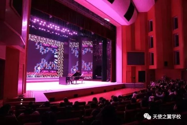 【报道】宿州市首届国际钢琴大师音乐会暨环球360艺术家宋思衡多媒体音乐会圆满成功。诤悠担