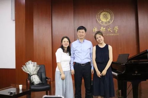 环球360艺术家石叔诚与特邀艺术家顾平受邀于成都大学东盟艺术学院、音乐与舞蹈学院艺术实践周开展公开课