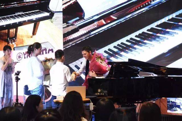 2018年环球360亚洲音乐奖学金郑州师范学院启动仪式<br />暨环球360海外艺术家爱德华·昆斯音乐会&远程实验公开课圆满结束