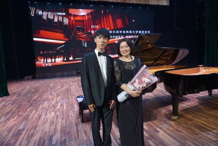 张芳、冯子祥钢琴音乐会