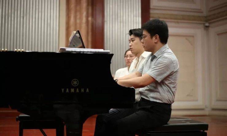 热烈：亍跋睬熘 音悦津门”钢琴重奏音乐会暨天津鲍蕙荞钢琴城开业庆典演出圆满成功！